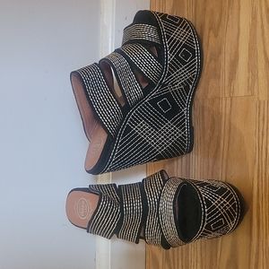 Jeffrey Campbell Elizer wedge size 8 in black excellent condition!!!
